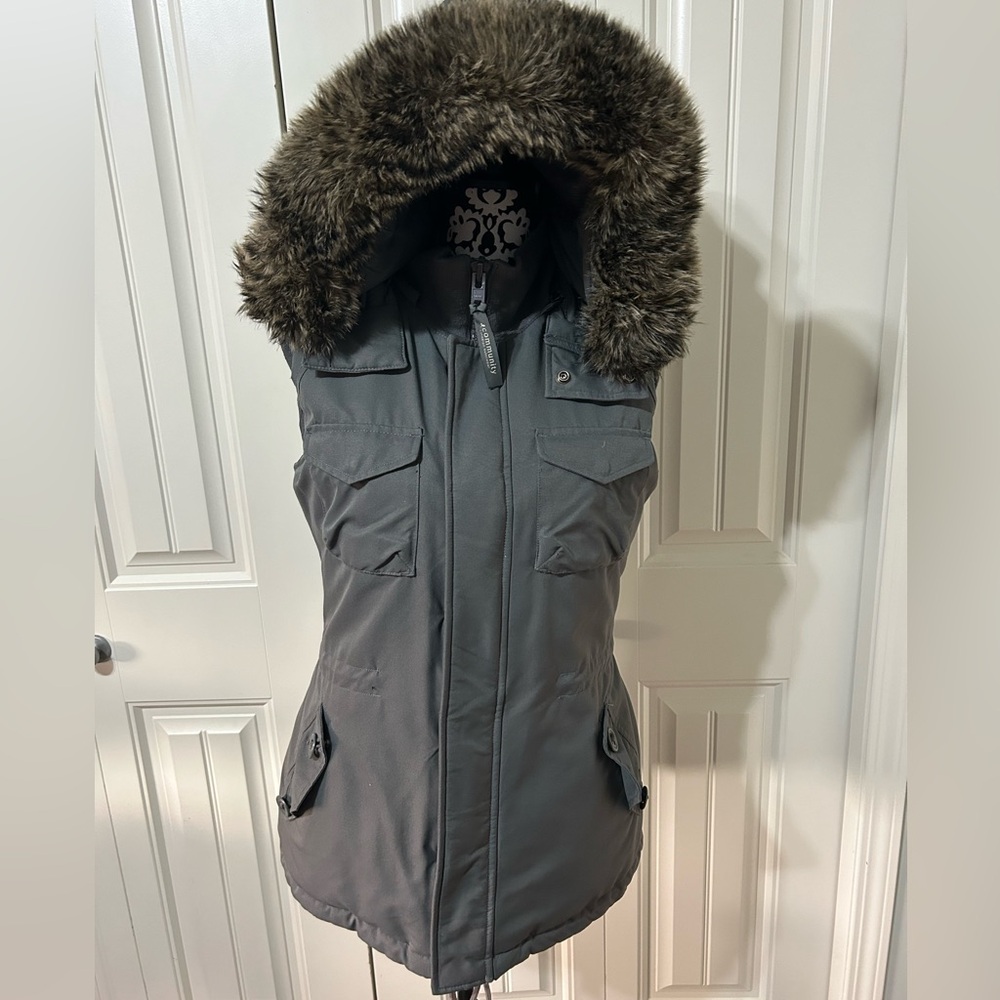 Aritzia Community Vest for winter Size S